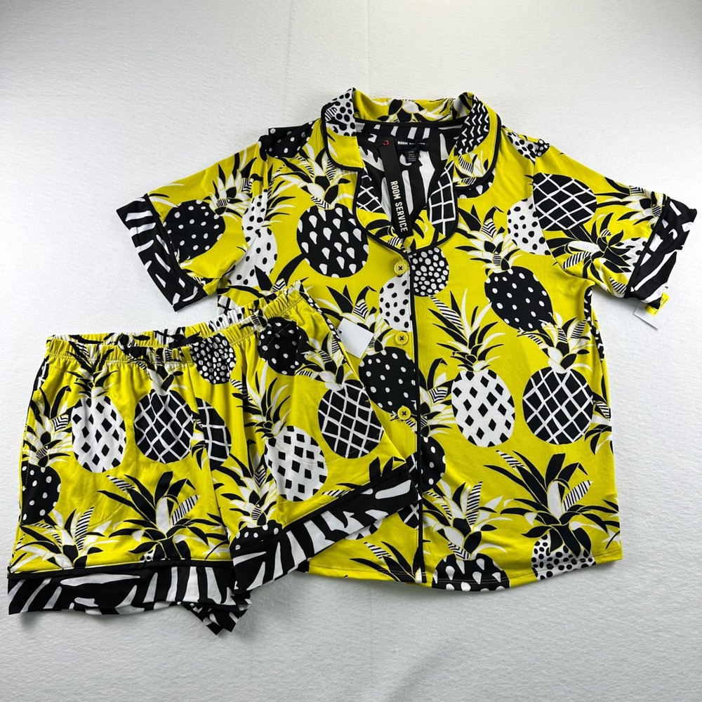 Room Service Womens Yellow Pineapple Print Pajama Set Short Sleeve Shorts Medium